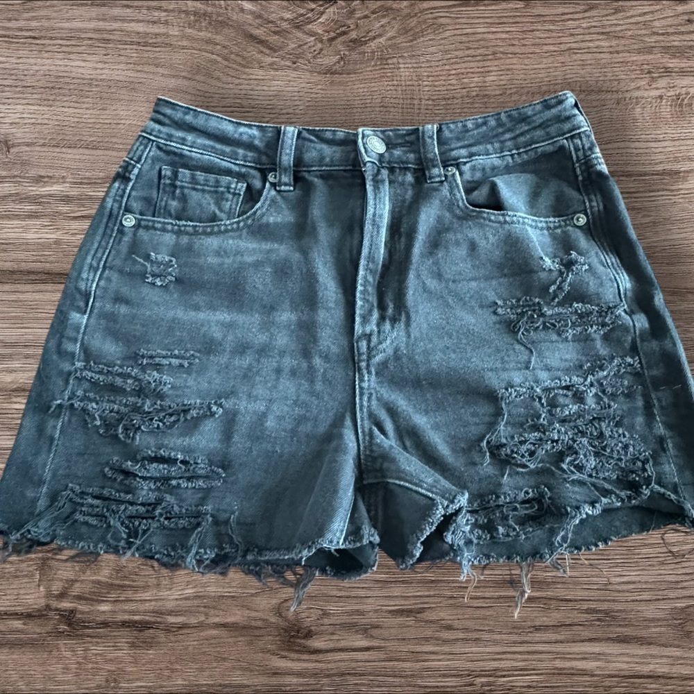 American Eagle Black distressed denim shorts size 6